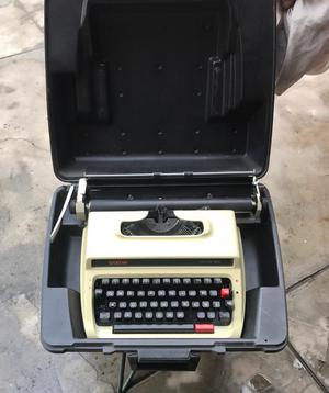 Maquina de Escribir en Buen Estado