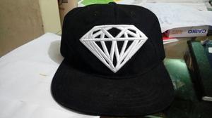 Gorra Plana Diamond