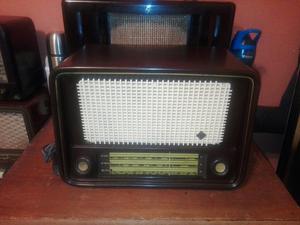 Antigua Radio de Baquelita Telefunken