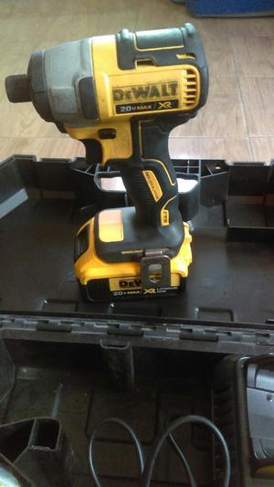 Atornillador Dewalt-20 Vmax- Xr- Dcf886