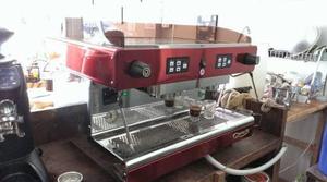 Maquina de cafe Astoria 2 grupos con molino de 1k todo ok