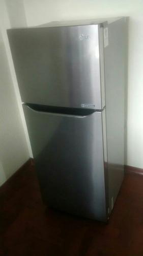 vendo refrigeradora lg con 4 meses de uso con dos pequeños