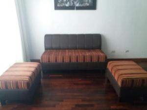 Vendo Juego de Muebles por Viaje