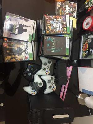 Xbox gb + 107 Juegos + 4 Controles