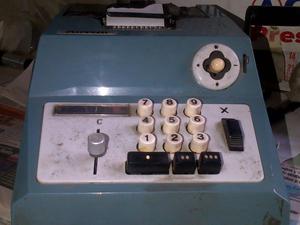 Antigüa Calculadora Manual Olivetti