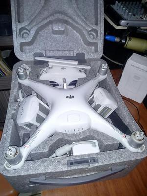 Drone Dji Phantom 4, 3 Baterias Y Acces