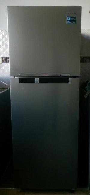 Refrigeradora SAMSUNG 243 Litros