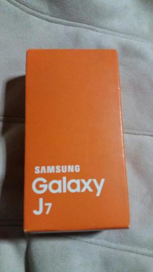 Caja de Samsung J7