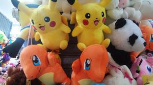 Peluches Pokemon de 25 a 30 cm aprox pikachu y squirtle