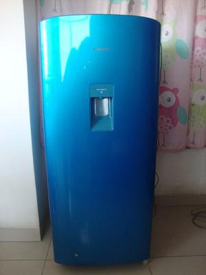 Refrigeradora Samsung Paolo-t 205 Litros Color Azul Acero