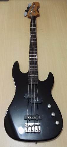 Bajo Mad Axe, Made In Japan