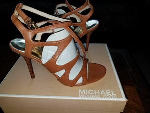 Zapatos Michael Kors Talla 7.5 Nuevos