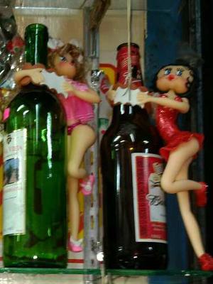 Adornos Para Botellas O Porta Botellas Con Muñeca