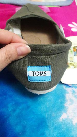 Apargatas Marca Toms