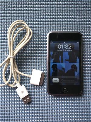 iPod Touch Apple 8gigas con Cable Datos