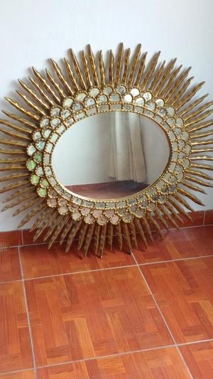 Espejo Ovalado con Marco en Pan de Oro