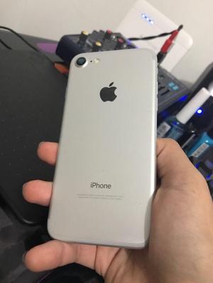 iPhone Gb Silver 9/10 con Cargador