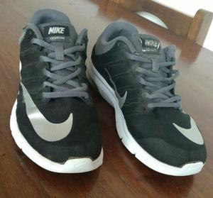 Zapatillas Nike- Air Maxera