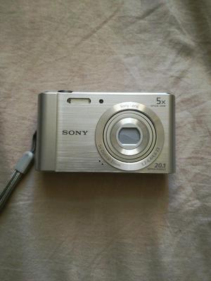 Vendo Camara Sony Cyber Shot de 20.1 Mpx