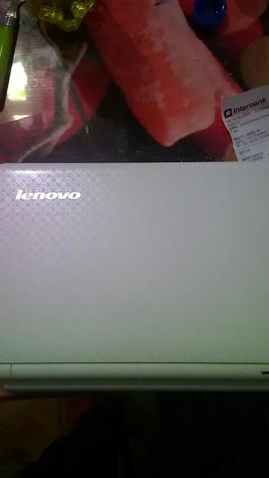 Vendo Laptop Lenovo Mini... Windows 7
