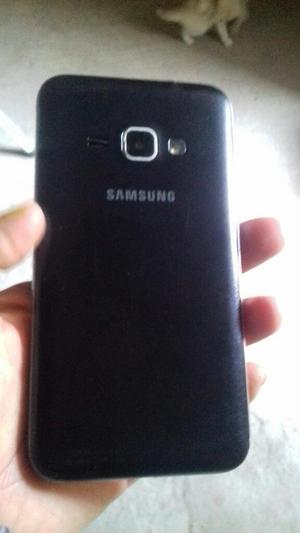 Vendo Celular Samsung J1 a 250