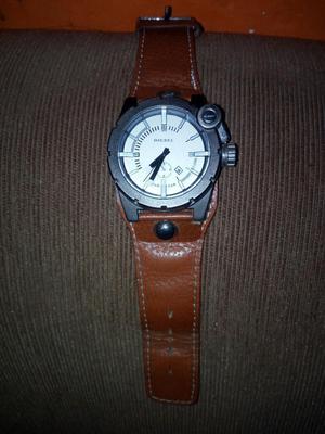 Vendo Reloj Diesel Grande con Detalle