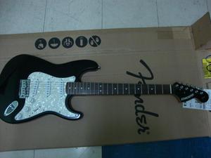 FENDER STARCASTER  NUEVA 599 SOLES LLAMAR 