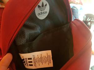 Mochila Adidas(con Bolsillo para Laptop)