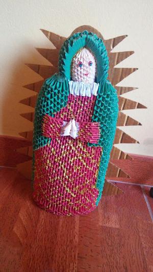 Virgencita de Guadalupe de Origami 3d