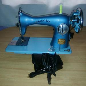 Vendo Máquina de Coser