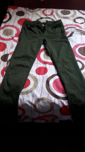 Pantalón Verde Zara