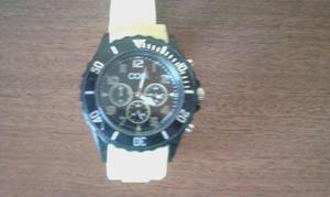 Vendo Reloj Marca Coolbox Amarillo