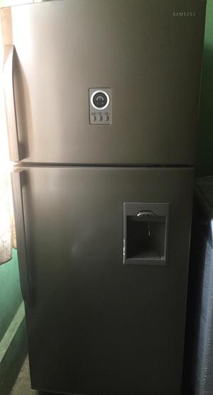 Refrigeradora y lavadora Marca Samsung