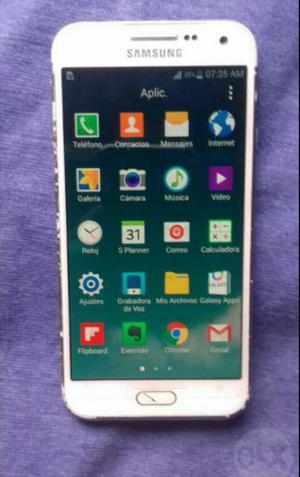 Samsung E5 4g 5 Pulgads 16gb con Detalle