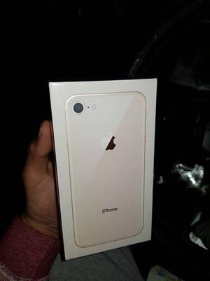 iPhone 8 de 64gb DORADO