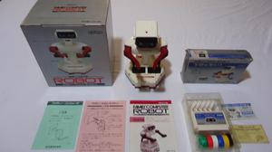 R.O.B Nintendo con caja y juego con caja