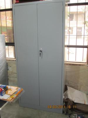 armarios metalicos ideal para oficinas acabado en color gris