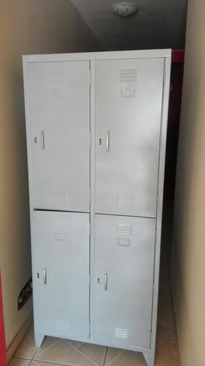 Locker de 4 Casilleros en Muy Buen Estad