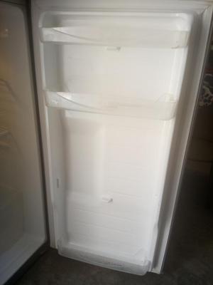 Vendo Refrigeradora Daewoo por Viaje