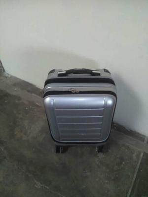 Maleta de viaje nueva en oferta