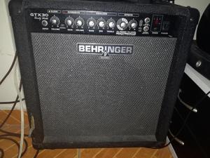 Amplificador Berihnger de 30w
