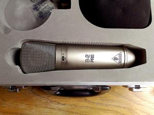 Microfono Condensador Behringer B2 PRO en caja