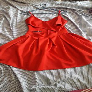 vestido de fiesta rojo suelto con falda en A