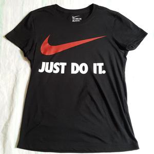 Polo Nike talla S para mujer