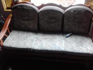 Muebles: Sofá y dos asientos