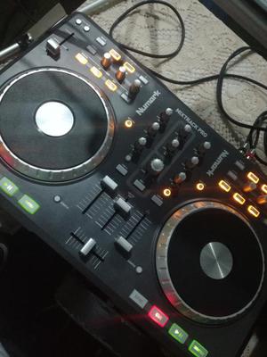 Numark Mixtrack Pro en Buen Estado