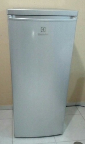 Refrigeradora Electrolux 210 Litros