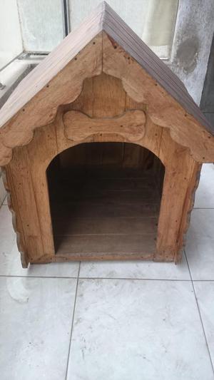 casa de perro de madera