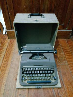 Máquina de escribir vintage operativa marca Underwood