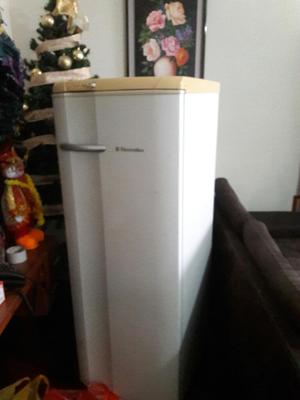 Refrigeradora Electroluz 1.50m de Altura